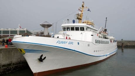 Helgoland: Notfall auf Nordsee-Fähre – Gaffer steigen über Patientin