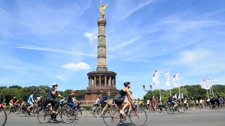 2000 Kilometer, 69 Treffpunkte - Fahrrad-Sternfahrt legt am Sonntag Berlin lahm