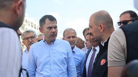 Bakan Kurum, İskenderun sahilindeki düzenleme ve yenileme çalışmalarını inceledi: