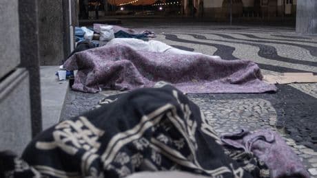 Europa, cresce la crisi dei senza tetto: oltre 1,2 milioni non hanno una casa