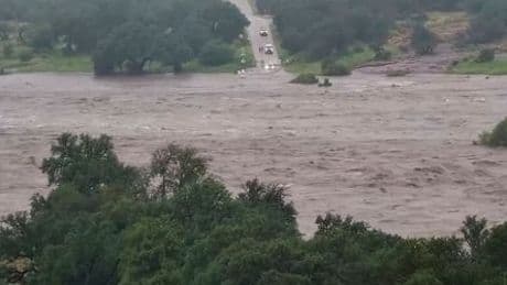 Texas: Zeitrafferaufnahme zeigt verheerende Sturzflut - 8 Meter in 45 Minuten