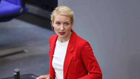 Linken-Chefin Ines Schwerdtner will höhere Steuern für Superreiche