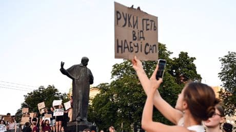Antikorruptionsbüro: Selenskyj muss zurückrudern: Eine Krise, aber kein Maidan