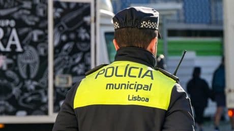 Decapitated head wrapped in tin foil handed in to police