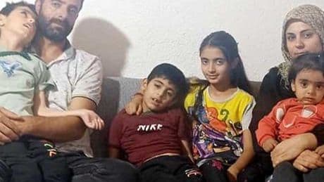 Bir ailenin kâbusu: Nadir hastalık 3 kardeşi birden vurdu: Sürekli yatıyorlar, baygın gibiler