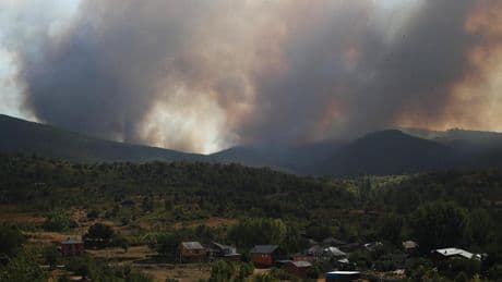 Castilla y León lucha contra ocho incendios activos, el más grave el de Las Médulas