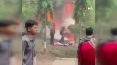 Bangladeş’te Askeri Eğitim Uçağı, Kampüse Düştü: 1 Ölü, 4 Yaralı