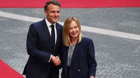 À Rome, Emmanuel Macron et Giorgia Meloni tentent de prendre un nouveau départ