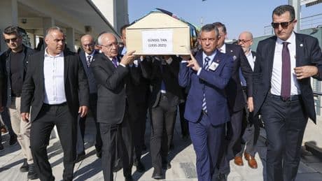 CHP lideri Özgür Özel ve Kemal Kılıçdaroğlu, cenaze törenine katıldı