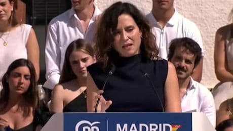 Ayuso: «No cabe más corrupción que el fiscal general hable ante quienes le van a juzgar»
