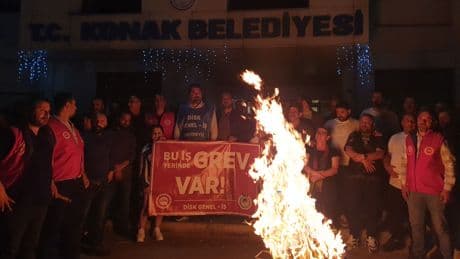 Konak Belediyesi işçileri greve çıktı
