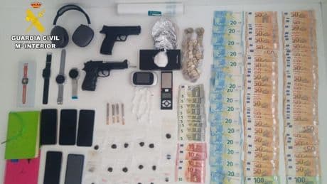 Desmantelan un punto de venta de drogas  en Noia (A Coruña)