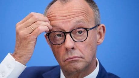 Friedrich Merz, « chancelier de l’extérieur », rattrapé par les divisions au sein de sa coalition