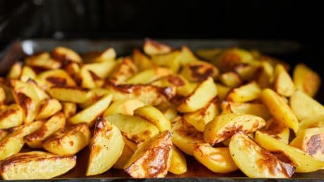 Knusprige Ofenkartoffeln: Das Geheimnis liegt in einer völlig unerwarteten Zutat