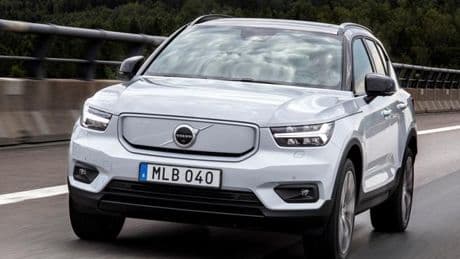 Volvo accelera sull’elettrico: ecco le XC40 Recharge plug-in e elettrica