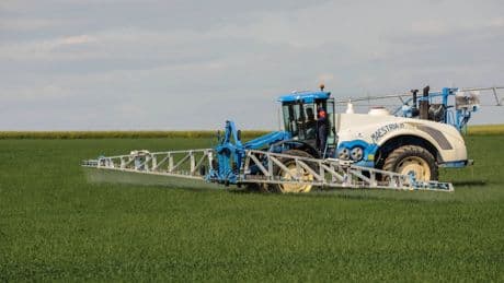 La loi Duplomb « subordonne la science aux intérêts économiques » selon Pierre-Michel Périnaud, président d’Alerte des médecins sur les pesticides