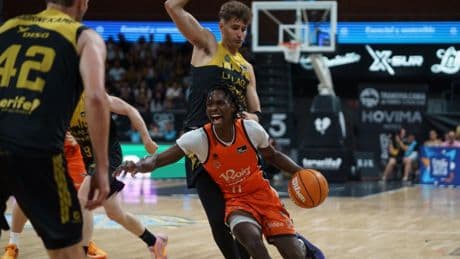 Un descomunal Badio liquida las esperanzas de La Laguna y lidera al Valencia Basket a la final