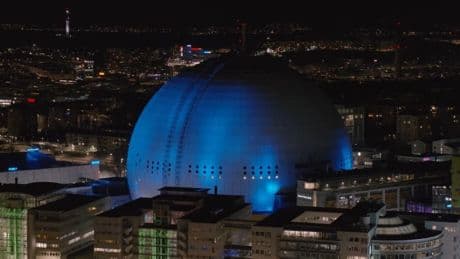 Alter Schwede! - Fans staunen über „UFO-Stadion“