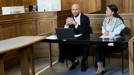Berliner Gericht spricht Aktivistin nach Verwendung von Palästina-Parole frei