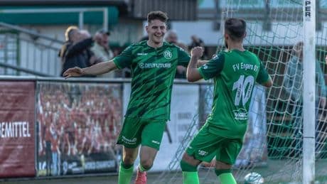 Pokal-Gegner sind reine Amateure - Ein Fliesenleger will Eintracht rausschießen