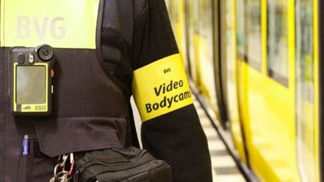 Warum die BVG langfristig auf Bodycams setzen will