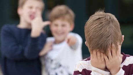 Un decálogo propone a familias y educadores acciones concretas para detectar y prevenir el acoso escolar