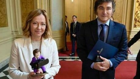 Meloni, ecco il ?magazzino? dei regali a Palazzo Chigi: tappeti, diamanti, scarpe di pitone. Ma tutti i doni restano inutilizzati