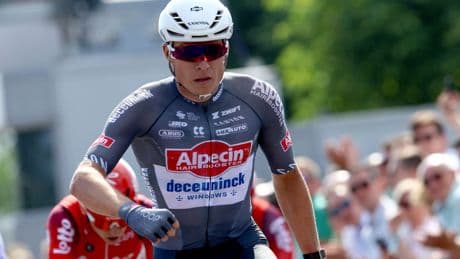 Jasper Philipsen na 109 dagen weer eens snelste in massasprint
