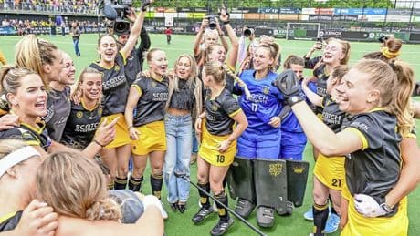 Rosa Fernig zal doelpunt in hockeyfinale nooit vergeten: ’Daarom gaat deze goal in de boeken’