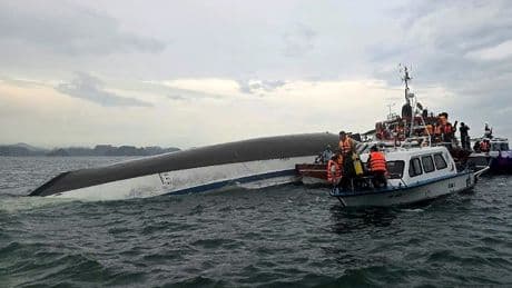Naufrage d'un bateau touristique en baie d'Halong: 35 victimes au Vietnam et de nombreux disparus