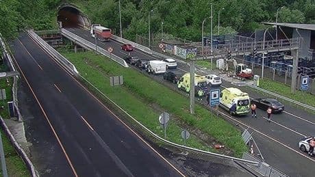 Dos heridos en un accidente entre cuatro vehículos a la entrada de los túneles de Malmasin