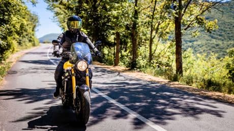 Führerschein für immer weg? Raser muss 17.000 Euro Strafe zahlen