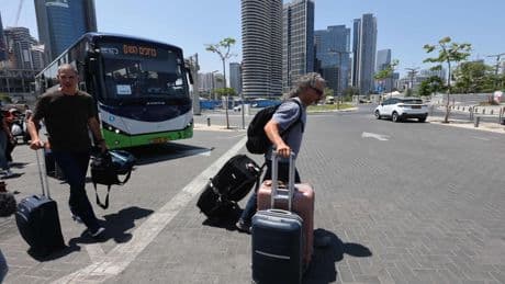Voorzichtige hoop voor Israëlische economie, maar wie gaat er shoppen als het raketten regent?