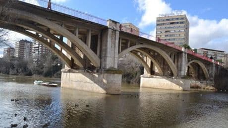 Rescatan el cadáver de un hombre de 78 años después de precipitarse al río Pisuerga en Valladolid