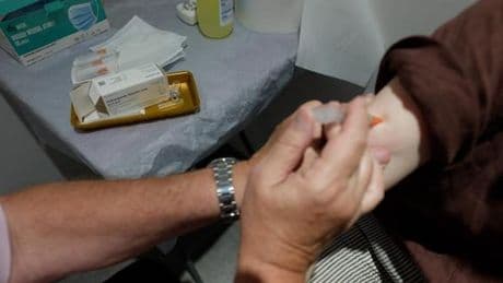 Chikungunya : Ixchiq, le premier vaccin autorisé contre le virus, sur la sellette