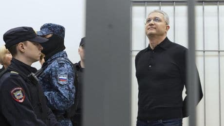 Rusia condena a 13 años de prisión a un exviceministro de Defensa por corrupción