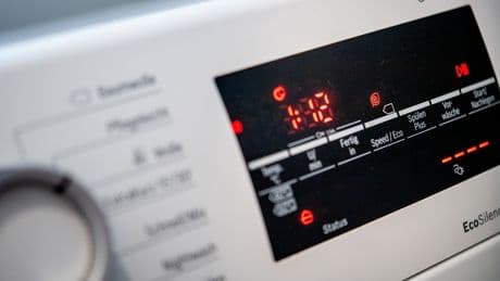 Zu früh im Keller? Warum die letzte Waschmaschinen-Minute ewig dauert