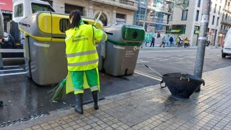 Muere una trabajadora del servicio de limpieza municipal en plena ola de calor en Barcelona