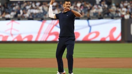 Lacoste cambia el cocodrilo por la cabra en homenaje a Djokovic
