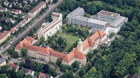 Wegen Vier-Tage-Woche - Diese Klinik führt eine Warteliste für Pfleger