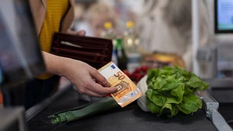 Im Supermarkt Geld abheben? Darum ist Vorsicht geboten