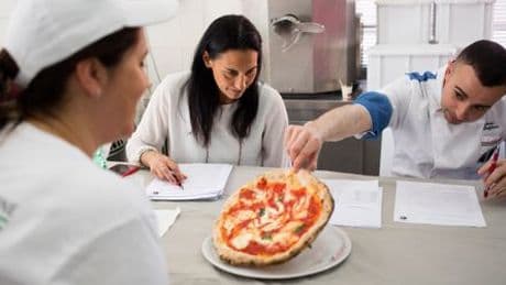 Neapolitanische Pizza: Verein schützt Qualität der Tradition – und verdonnern zum Nachsitzen