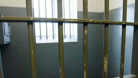 83-year-old woman spent hours in jail for drug trafficking as her name was one letter away from being the actual suspect, family says