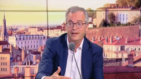 "Le gouvernement nous a saisi": le directeur de l'Assurance maladie confirme le projet du gouvernement de durcir l'aide médicale d'État