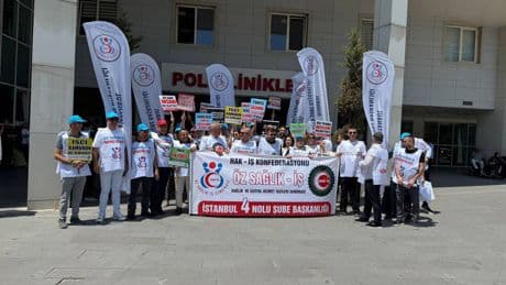 İstanbul'da Öz Sağlık-İş Sendikası üyelerinden eylem