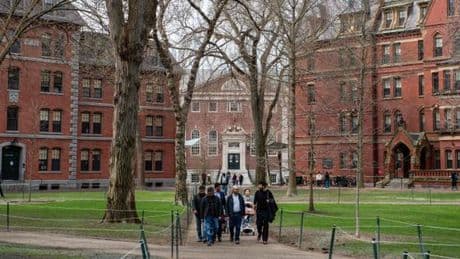 Harvard porte plainte contre l’administration Trump après l’interdiction des étudiants étrangers