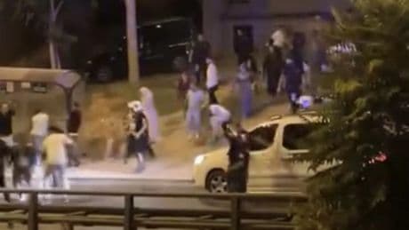 İzmir'de düğün salonunda çıkan kavga meydan muharebesine döndü