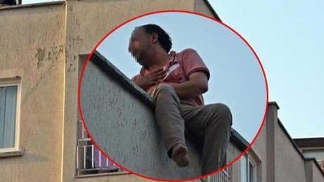 Karısına kızıp çatıya çıktı, itfaiyeyi perişan etti!