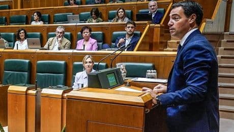 Pradales anuncia que el Gobierno vasco está realizando un «análisis exhaustivo» de la contratación pública