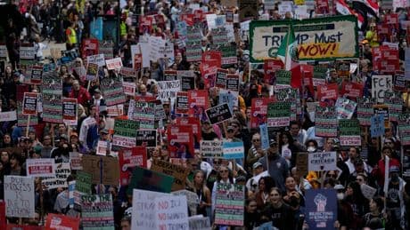 Photos capture Chicagoans’ protest against ICE and Trump’s intervention plans